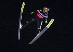 Športno leto, zaključeno z odličnim ekipnim uspehom: leteče Slovenke skakale daleč, najdlje poletela Ema Klinec