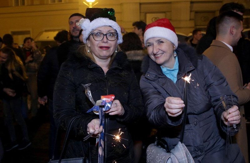 Veselje ob vstopu v novo leto v Zagrebu.