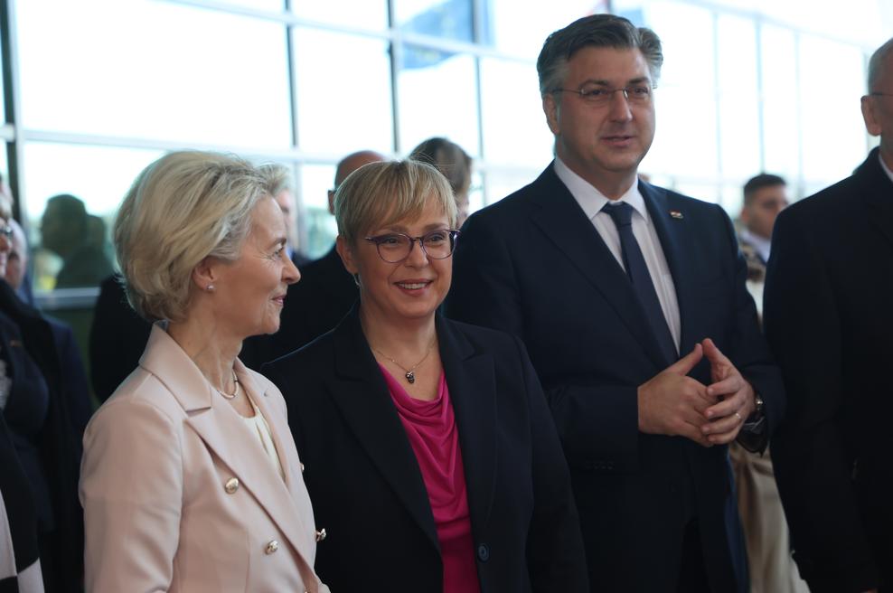 Nataša Pirc Musar v eminentni družbi obeležila trenutek, ki je po 31 letih spet združil Slovence in Hrvate (foto: Borut Živulovič/BOBO)