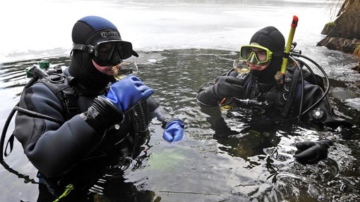 Slovenski potapljači so nazdravili pod vodo (VIDEO)