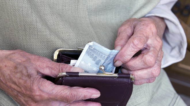 Pokojnine s tem letom precej višje: poglejte, koliko več boste prejeli (TABELA) (foto: Profimedia)