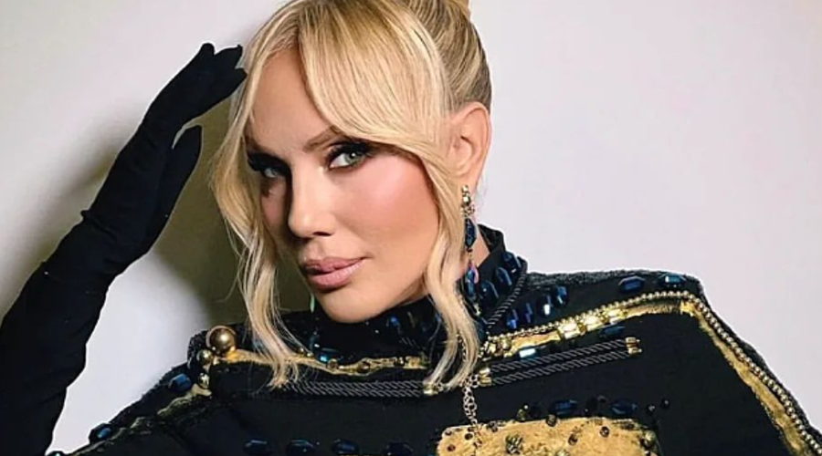Lepa Brena pojasnila ozadje obleke, o kateri govorijo vsi: "Partnerji, ki ubijajo žene, posiljevalci deklet in lažni moralisti" (foto: Instagram/Lepa Brena)