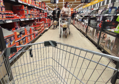 Strokovnjaki svarijo pred svetovno recesijo, Slovenijo čaka temno obdobje: negotovost je precejšnja