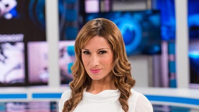 Ste vedeli, da ima voditeljica Erika Žnidaršič tako postavnega izbranca? Poglejte fotografijo … (foto: RTV Slovenija/Tarča)