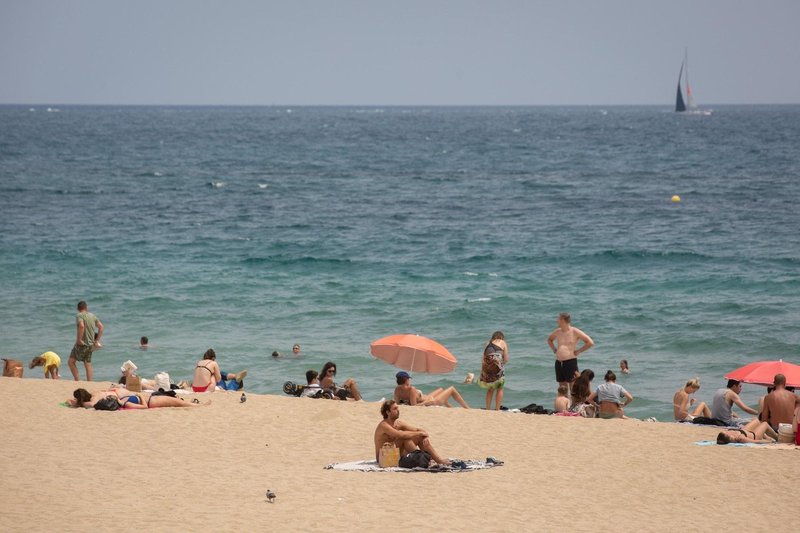 V Barceloni že nekaj časa velja prepoved kajenja na plaži.