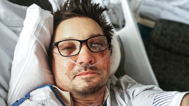 Hollywoodski zvezdnik filmov o superjunakih po hudi nesreči delil posnetek iz bolnišnice (VIDEO) (foto: Profimedia)