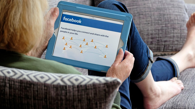 Ste vedeli, da lahko na Facebooku izberete, kaj se bo zgodilo po vaši smrti? (foto: Profimedia)