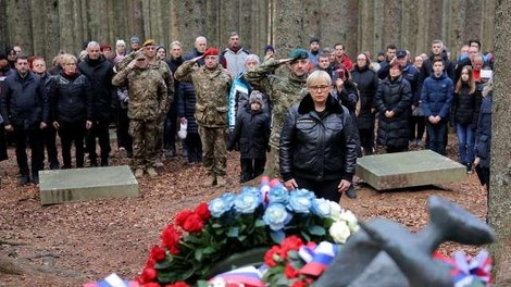 Ob 80. obletnici je predsednica države položila venec padlim borkam in borcem Pohorskega bataljona