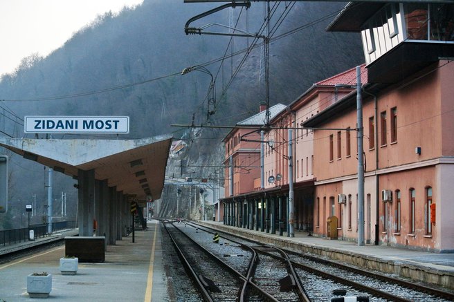 Slovenske železnice v prenovi – kje bodo krajši potovalni časi kot z avtom?