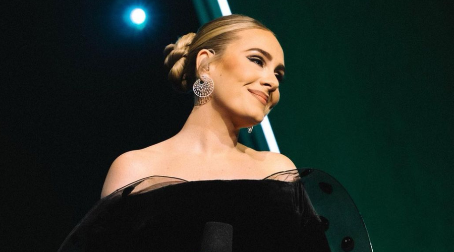 Adele spregovorila o resnih zdravstvenih težavah: zgodilo se ji je medtem, ko je kihnila (foto: Instagram/Adele)