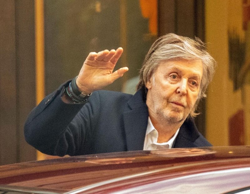 Svetovna legenda se pri 83 letih vrača na velike odre in razgalja svojo preteklost