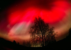 Čas je za doživetje severnega sija (in ne boste verjeli, videti ga je mogoče celo v Sloveniji)