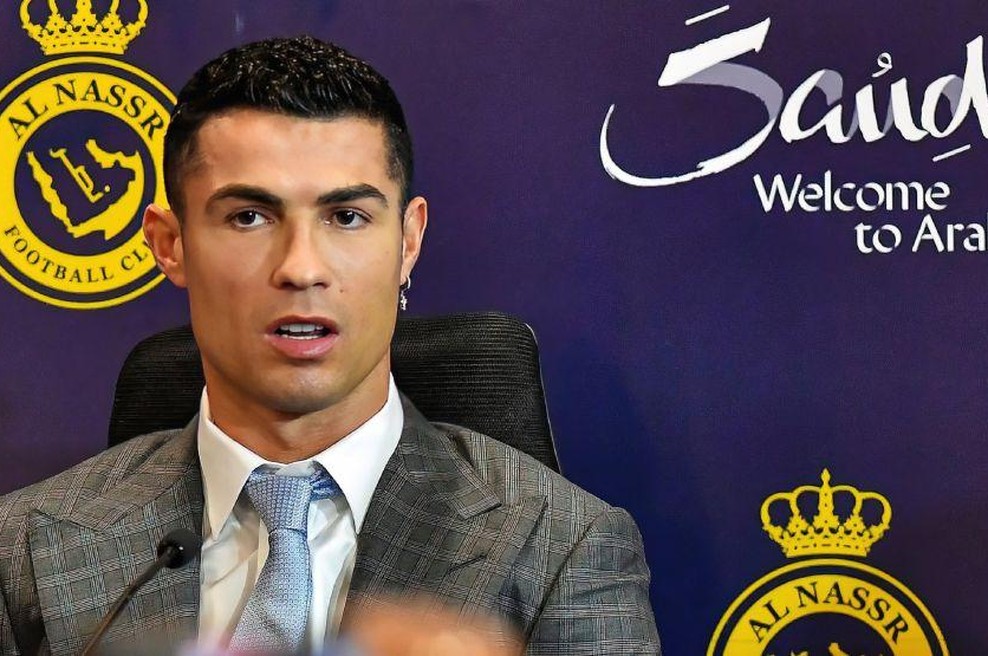 Cristiano Ronaldo se bo v Savdski Arabiji boril tudi z dvema slovenskima nogometašema (poglejte, komu se nasmiha odhod tja) (foto: Profimedia)