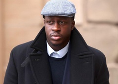 Porota se je posvetovala več kot 60 ur, na koncu pa oprostila slovitega nogometaša (preverite, zakaj bo moral vseeno nazaj v sodne klopi)