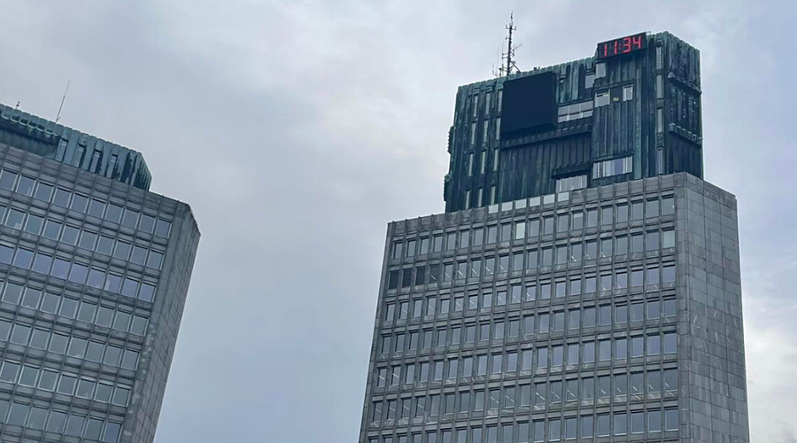 Znamenita ura na 'stolpnici Iskre': borba za vnovično delovanje in le zakaj prehiteva? (foto: Lejla Kruško)