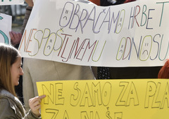 Vse več skupin v javnem sektorju zahteva višje plače, kot jih je nekaterim Robert Golob že obljubil