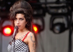 Snemajo biografski film o Amy Winehouse. Poglejte, kdo jo igra in ali sta si podobni (FOTO)