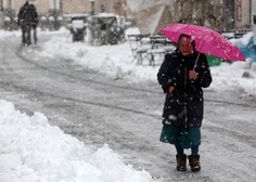 Snežinke bodo po Sloveniji še plesale: vemo, kako dolgo in koliko snega bi lahko zapadlo