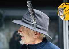 Cel svet gre v maloro: prvo lajanje na Klausovo karavano