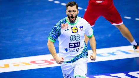Naši rokometaši od začetka tekme razred zase: Vujović nemočen proti nekdanjim varovancem