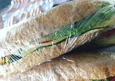 FOTO: V Celju kupil sendvič, na njem pa je pisalo nekaj, kar je nasmejalo vso Slovenijo