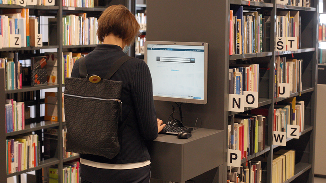 Ljubljanska knjižnica draži storitve: višja članarina, občutno poskočila tudi zamudnina (foto: Bobo)