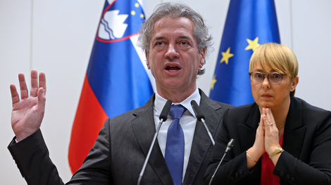 Podpora vladi nižja, Nataša Pirc Musar nič več z najvišjo oceno po priljubljenosti med politiki