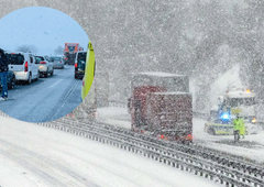 Na slovenskih avtocestah je vse mogoče: eden sredi ceste na sneg kar v natikačih, drugi fotografiral samega sebe