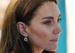 Kate in William sta po izdaji knjige princa Harryja v resnih težavah