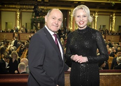 Je potovanje s falconom res cenejše kot z audijem? Urška Klakočar Zupančič zagovarja svojo odločitev