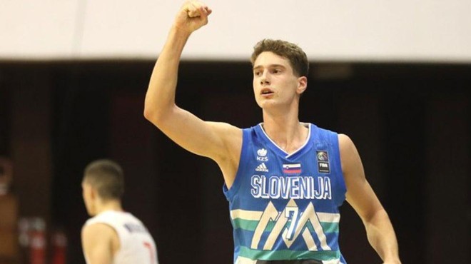 Se v Madridu rojeva novi Dončić? V dresu Reala navdušil 18-letni Slovenec, ki mu strokovnjaki napovedujejo izjemno kariero (foto: FIBA)