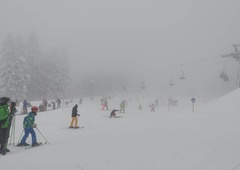 Vremenske razmere idealne, smučarske proge na Mariborskem Pohorju še vedno zaprte (cena vozovnice pa enormna)