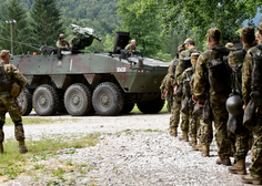 Vlada niža kriterije: slovenski vojaki kmalu tudi le z osnovnošolsko izobrazbo?