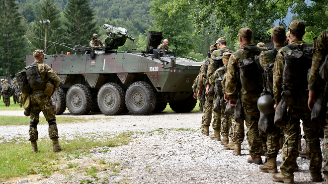 Vlada niža kriterije: slovenski vojaki kmalu tudi le z osnovnošolsko izobrazbo? (foto: Žiga Živulovič jr./Bobo)