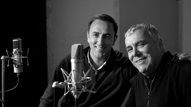 Dve veliki glasbeni imeni za skupnim mikrofonom: duet, ki ga morate slišati (VIDEO) (foto: Uredništvo)