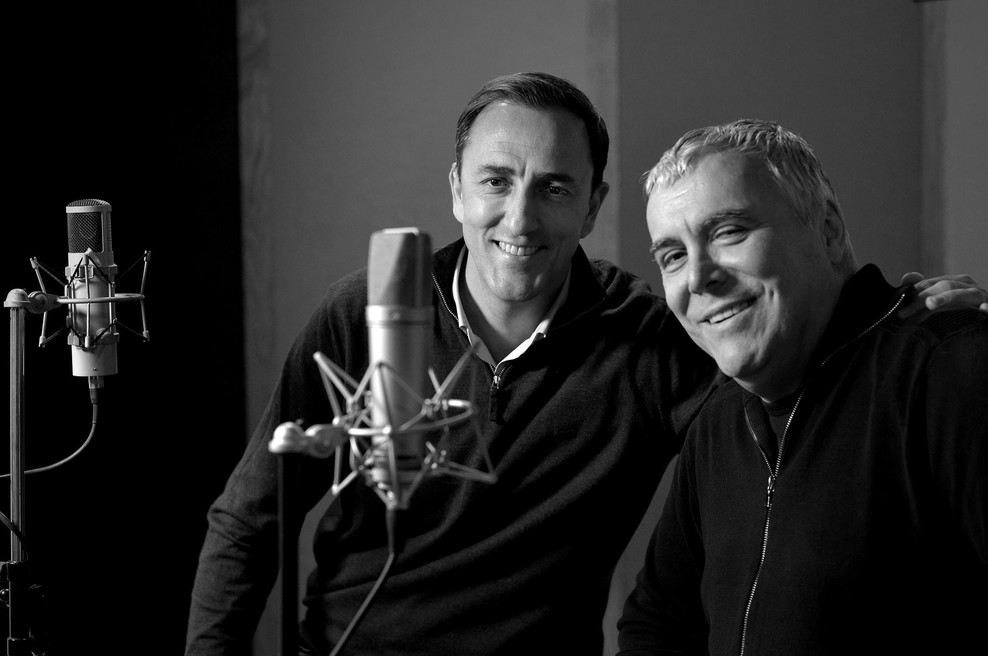 Dve veliki glasbeni imeni za skupnim mikrofonom: duet, ki ga morate slišati (VIDEO) (foto: Uredništvo)