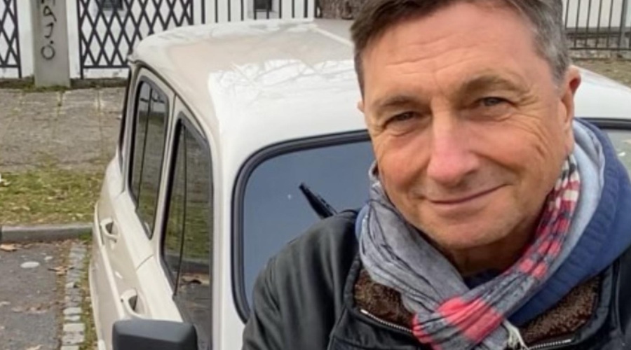 Borut Pahor prodaja svojo legendarno 'katrco' (foto: Instagram/Borut Pahor)