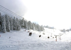 Na slovenskem smučišču prišlo do dveh nesreč, ki sta se končali s hudimi poškodbami