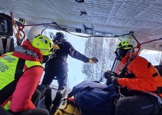 Pazljivo v visokogorju: ta konec tedna več Slovencev reševali s helikopterjem