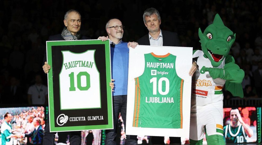 Veličastna gesta Olimpije, ki se je hudo bolnemu Dušanu Hauptmanu priklonila za vse, kar je storil za zmaje (FOTO) (foto: KK Cedevita Olimpija)