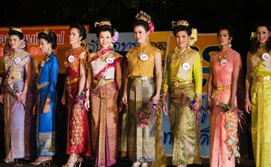 Kako prepoznati ladyboye na Tajskem (in zakaj boste zaman iskali adamovo jabolko)