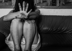 Ne zatiskajmo si oči: trgovina z ljudmi je v Sloveniji vse pogosteje prisotna