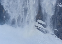 Bodite previdni: na tem območju se sprožajo snežni plazovi