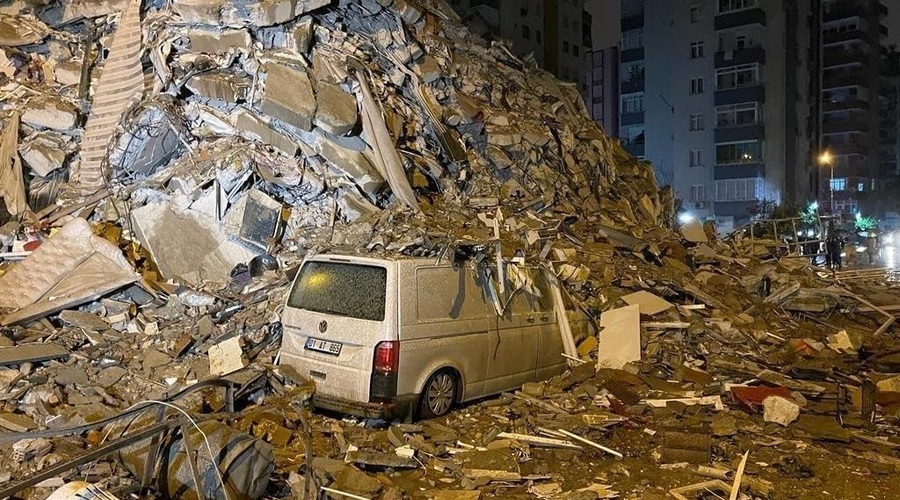 Močan potres v Turčiji terjal življenja več kot tisoč ljudi (foto: Profimedia)