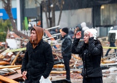 FOTO: Turčijo stresel nov potres, število žrtev iz minute v minuto narašča