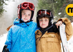 Draga smučarska oprema za otroke: nakup ali izposoja in kako ta problem rešujejo nekatere slovenske šole?