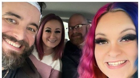 V razširjeni družini stalno menjavajo partnerje, zato ni jasno, kdo je biološki oče otrok