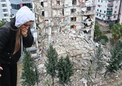 Potres v Turčiji: Erdogan razglasil trimesečne izredne razmere na potresnem območju