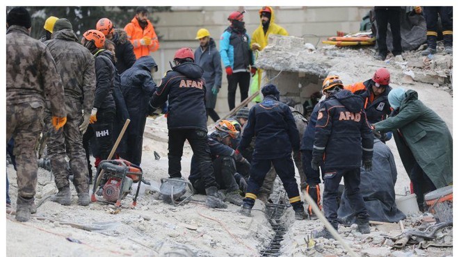 Na prizorišče turške apokalipse odpotoval tudi slovenski koordinator (foto: Profimedia)