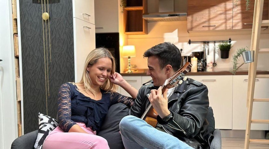 Simpatični mladenič iz Talentov predstavlja svojo prvo pesem v slovenščini (VIDEO) (foto: Max Visuals)